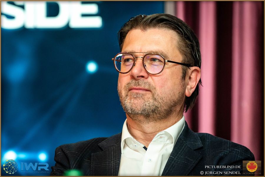 Portrait von Tino Barth, Geschäftsführer und Inhaber der INVISOCOM GmbH.